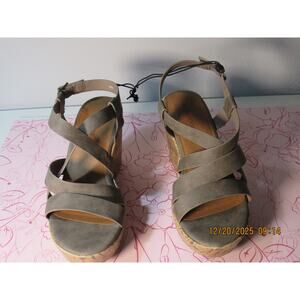 Gray/brown wedge sandals, size 6 NEW